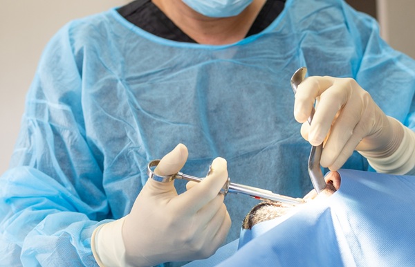 When To See An Emergency Dentist: Urgent Dental Problems And What To Do First